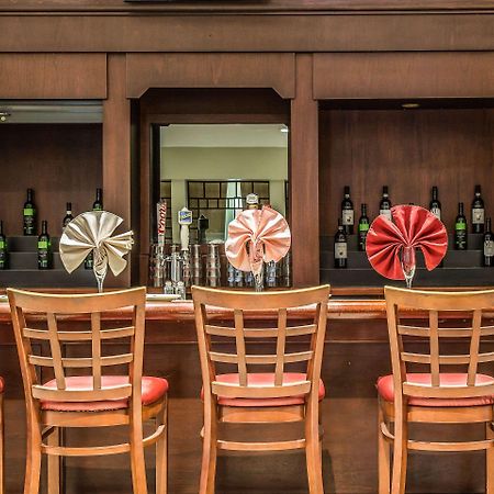 Clarion Inn New London - Mystic Bagian luar foto