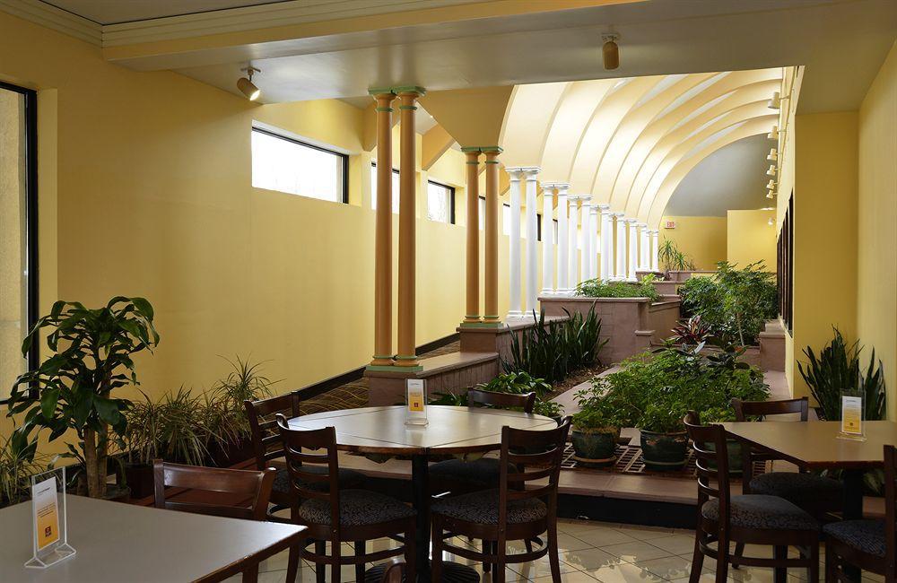Clarion Inn New London - Mystic Bagian luar foto